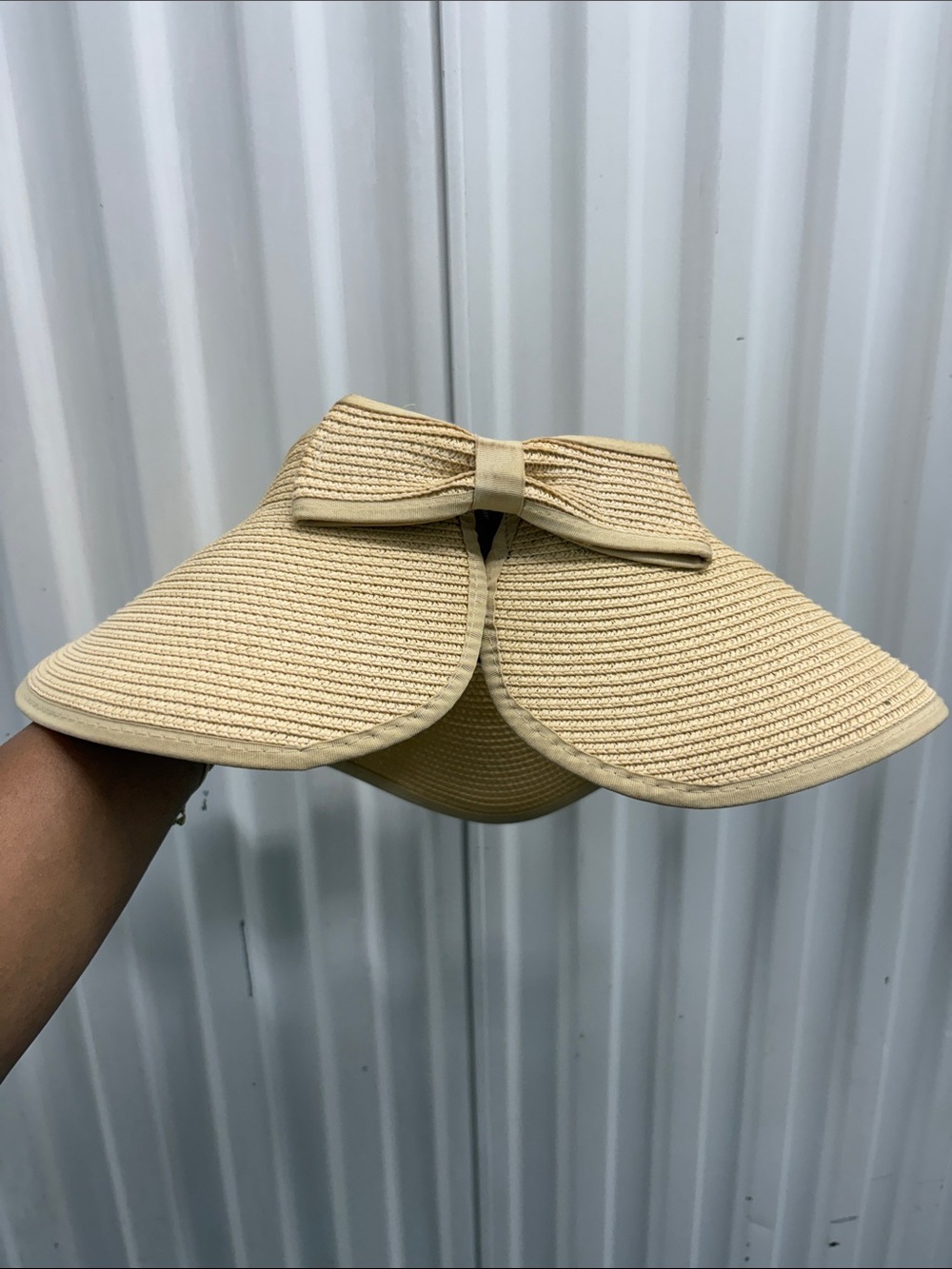 Straw Bow Sun Visor in Beige